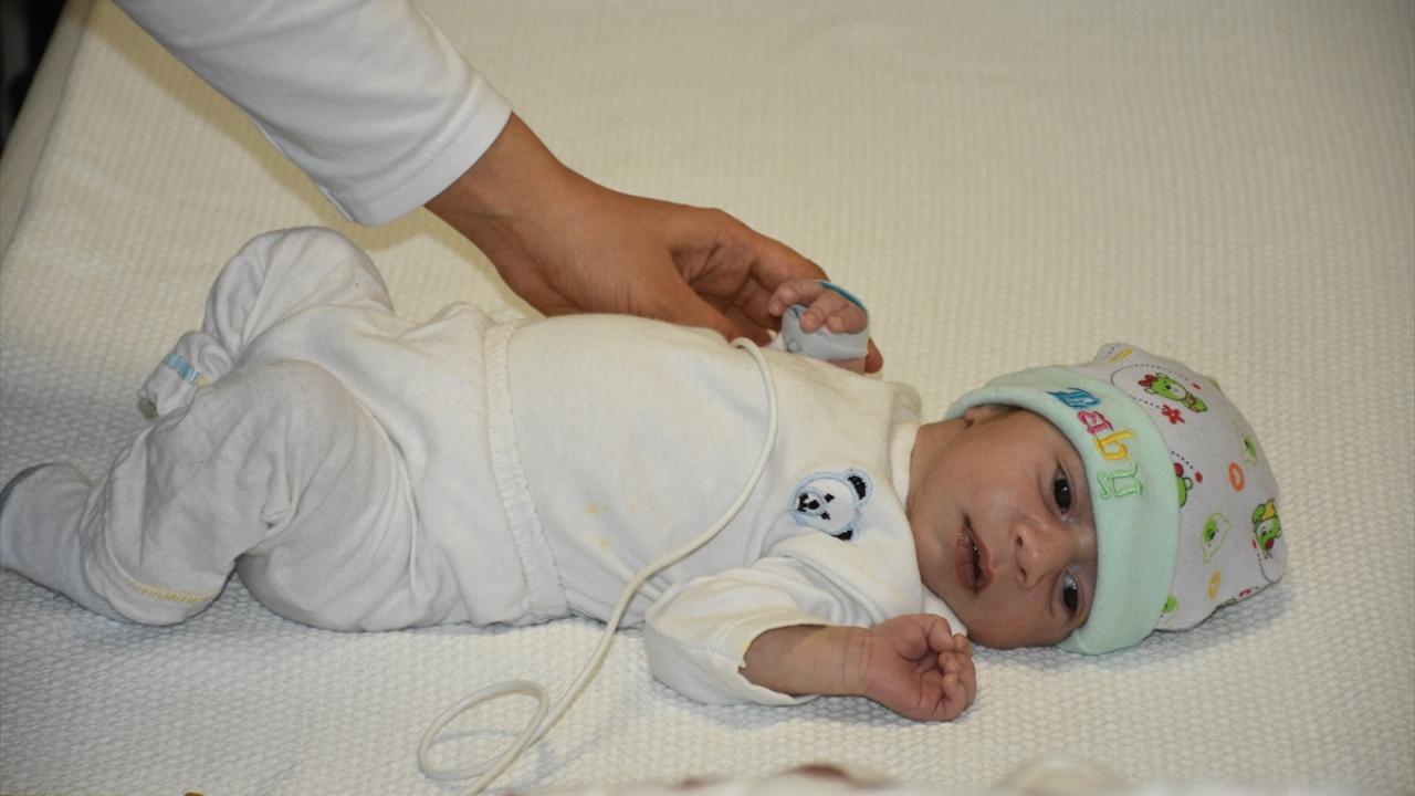 Iraklı Zennu bebeğin akciğerini besleyecek yapay damar Konya'da takıldı